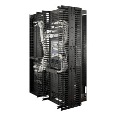 APC Gestionnaire de câbles vertical Valueline pour racks à 2 et 4 montants, 84" (H) x 6" (l), deux côtés avec portes