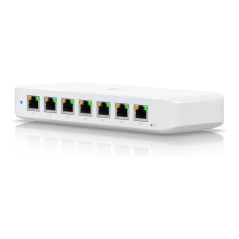 UniFi 8 port GbE PoE+Switch powered by