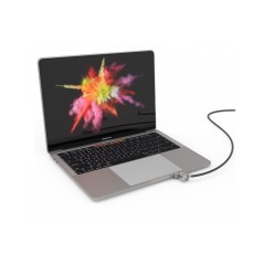 Universal MacBook Pro Ledge